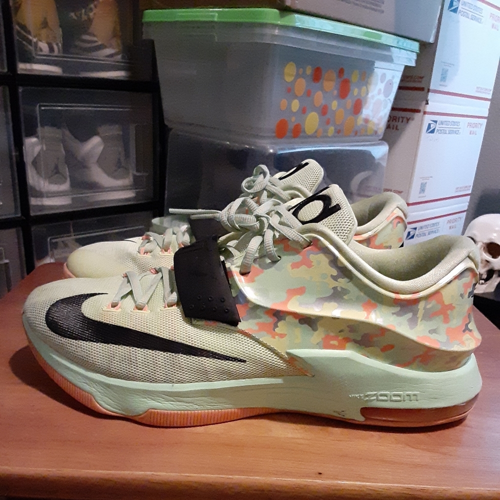 Kd 7 Easter, size 12.  V